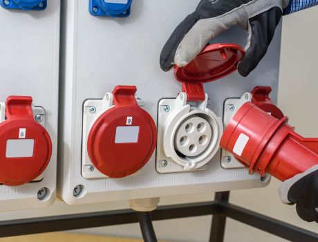 Industrial Plugs & Sockets